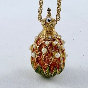 Vintage Joan Rivers Classics Collection Lily of the Valley